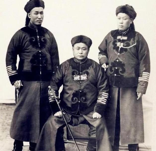 这才是真实的晚清大内侍卫:图4是慈禧贴身卫士,图6保镖臭名昭著