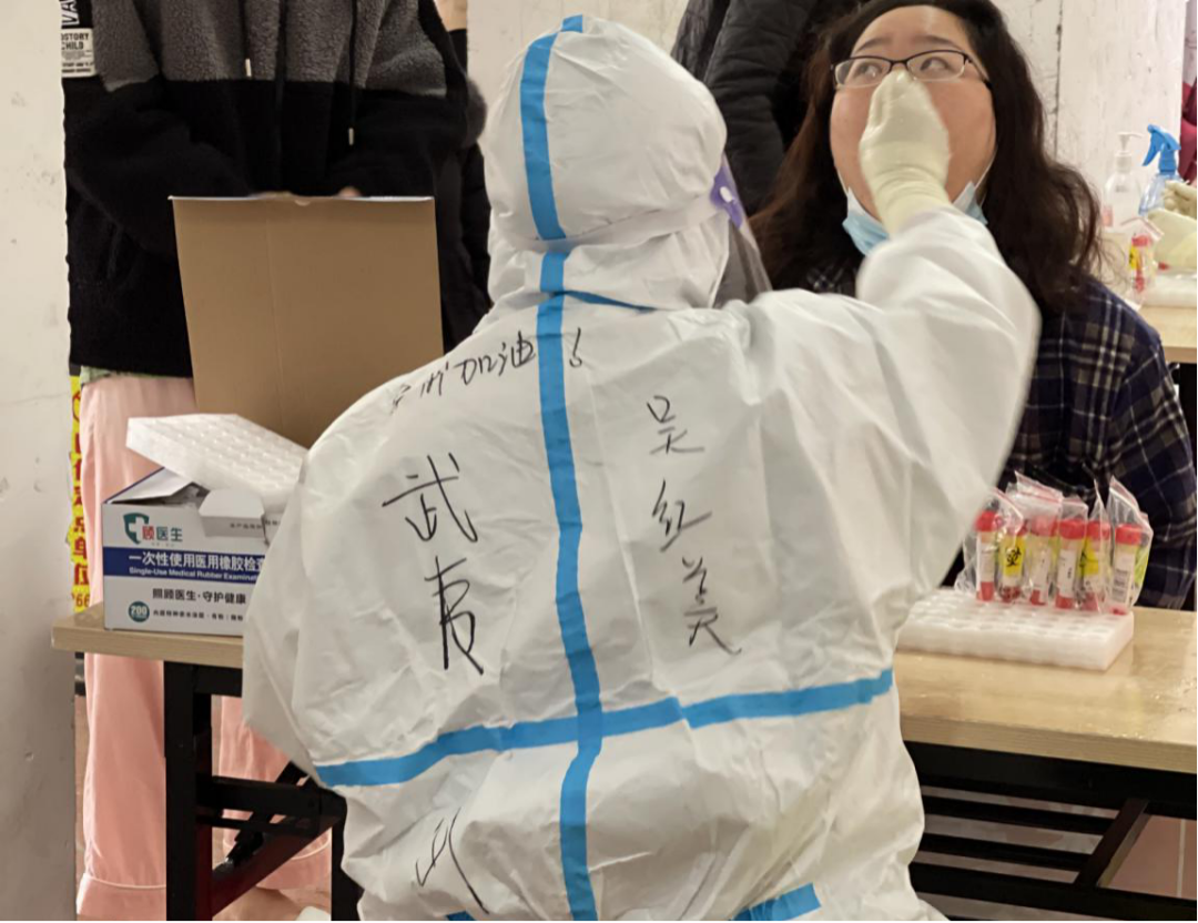 家风故事丨吴红美左训飞家庭并肩战疫的夫妻档携手诠释最美逆行