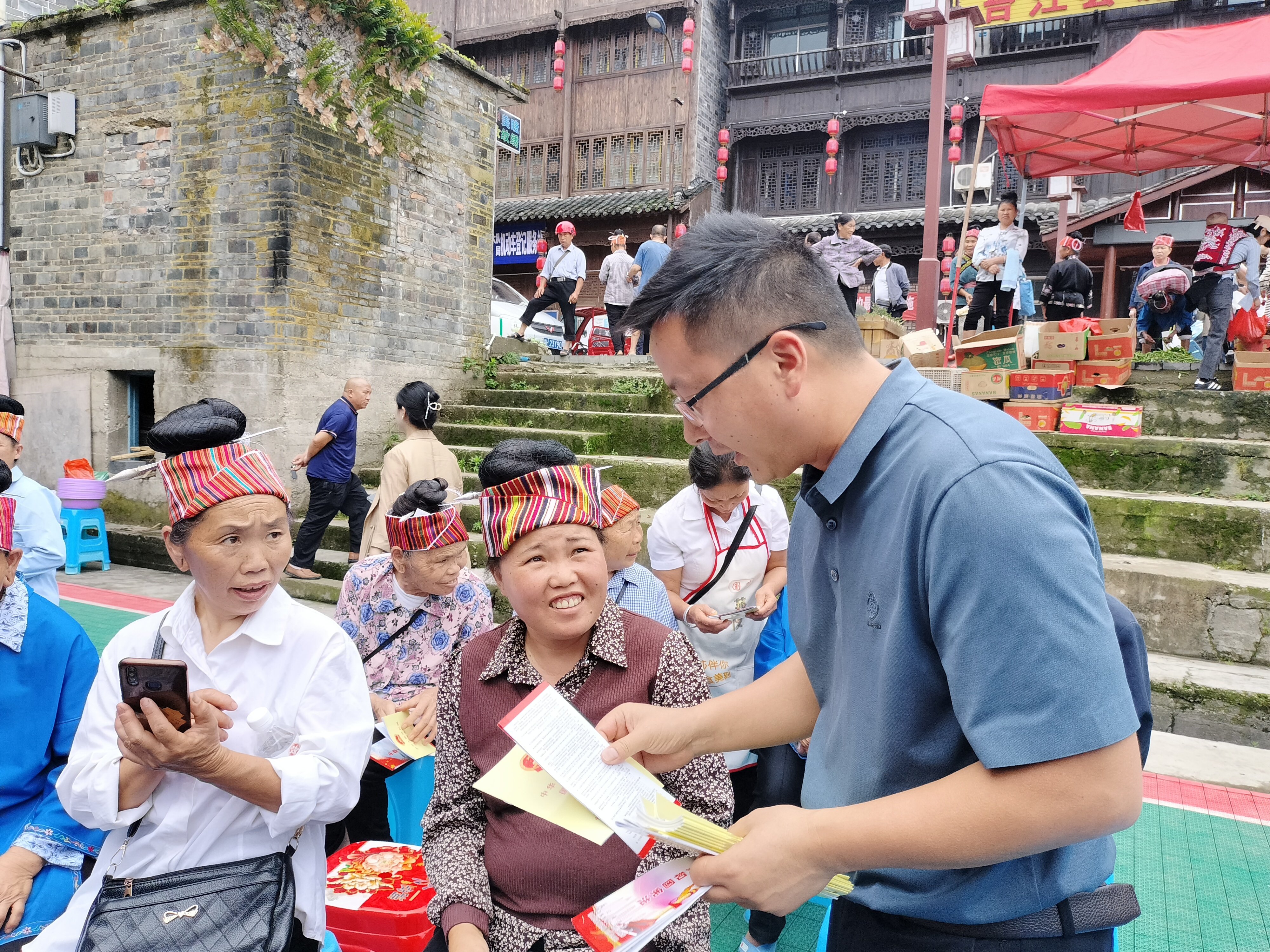 「和美城鄉 四大行動」臺江縣施洞鎮:巡回法庭進鄉村,法治宣傳零距離