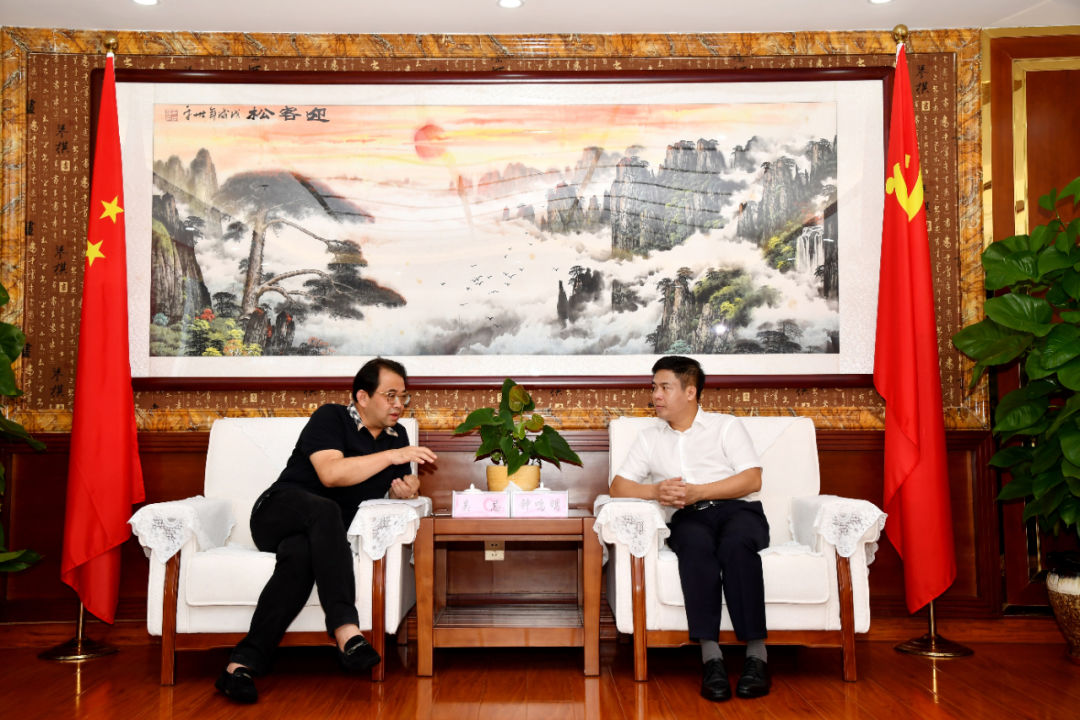 钟鸣明书记会见重庆中瀚集团总裁吴忌