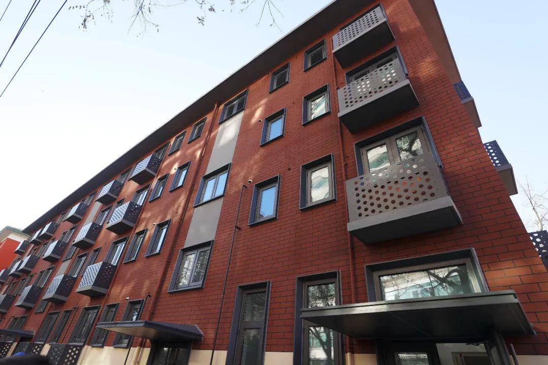 光明楼17号简易楼改建试点项目"交房交证"