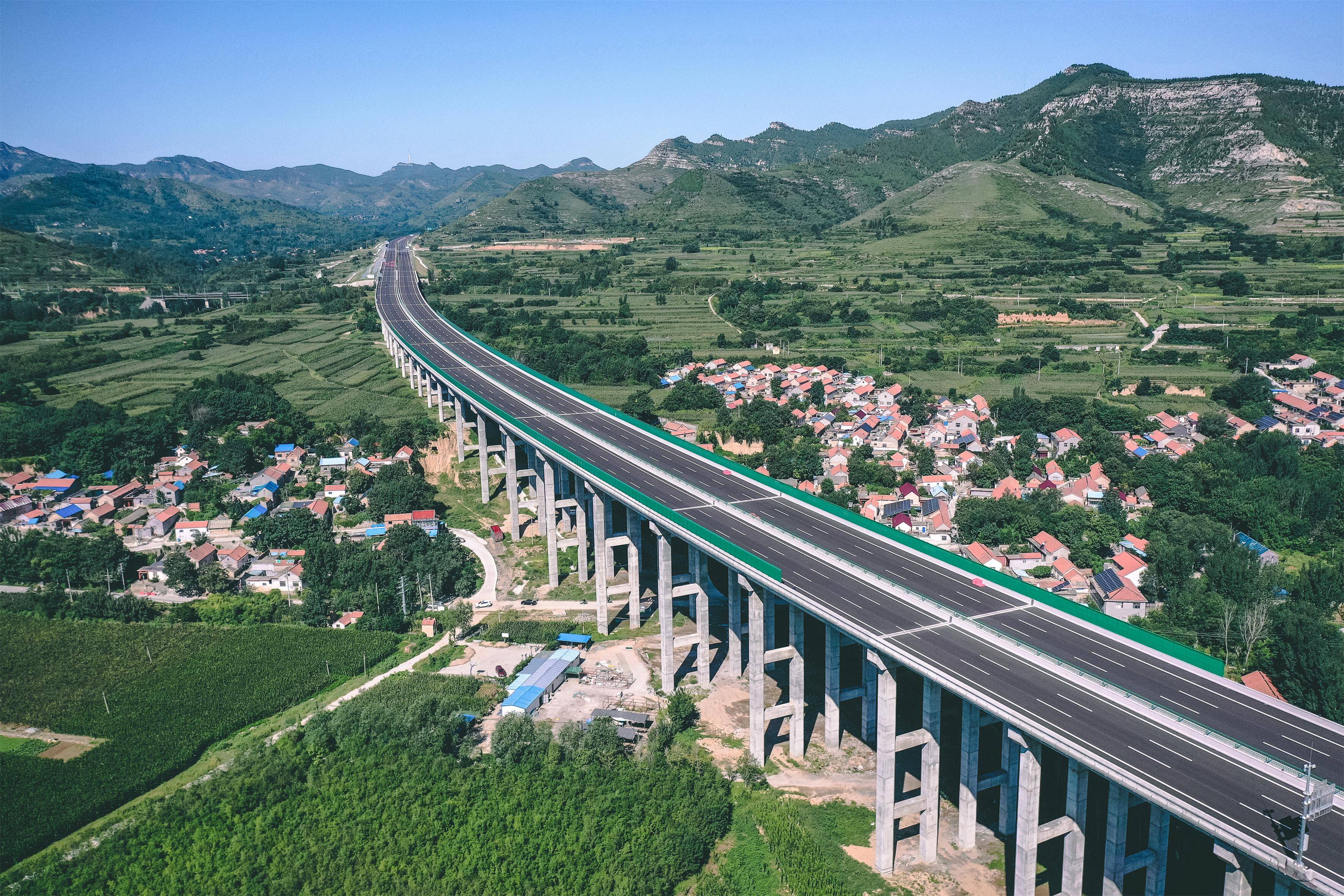 从繁华闹市直抵森林秘境,济潍高速能给潭溪山带来什么?