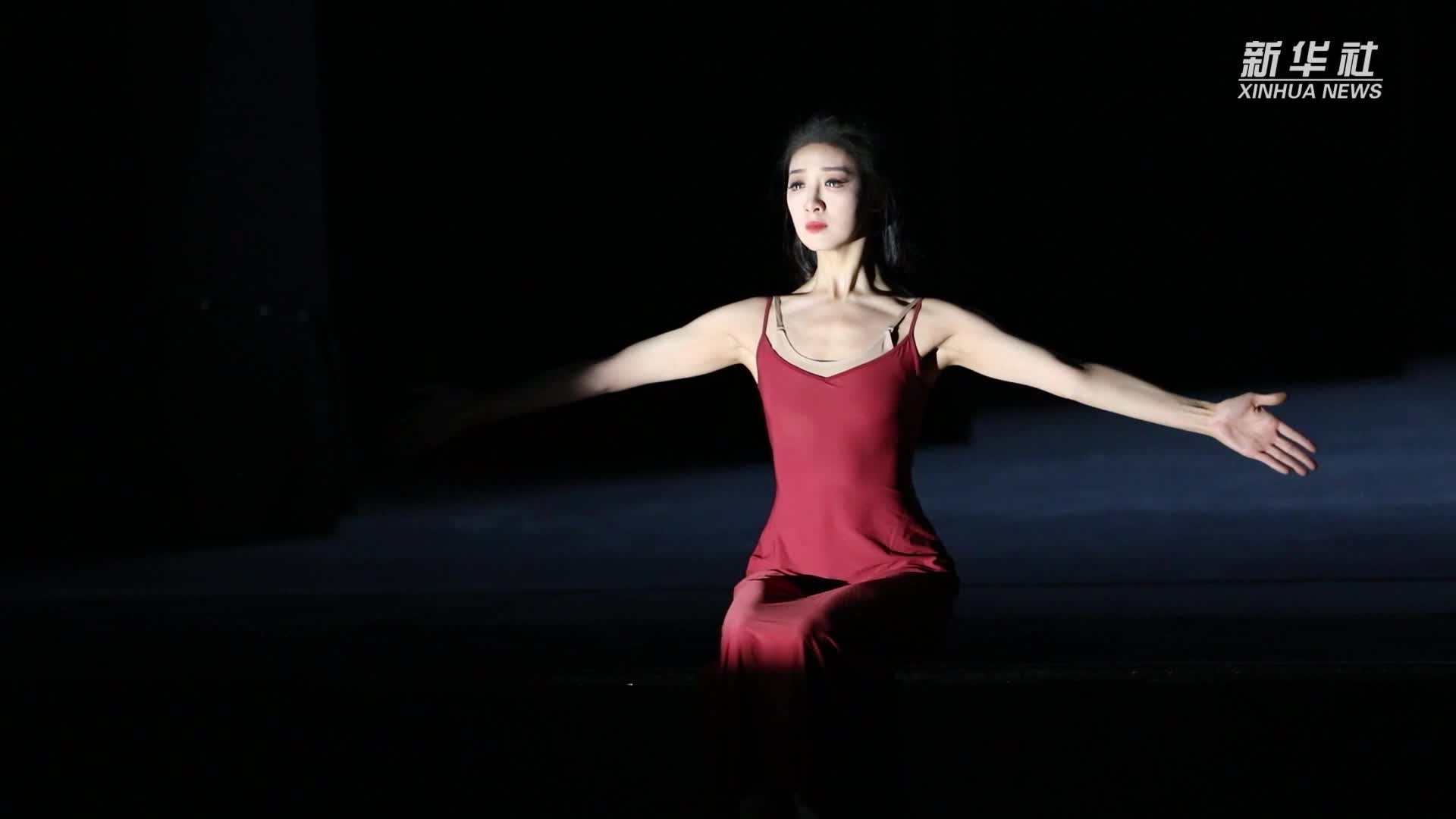 敖定雯自编,自导,自演芭蕾舞蹈诗《晷》在沈阳首演