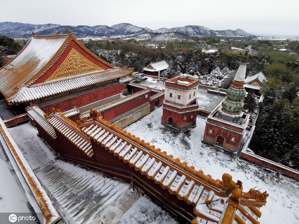 北京颐和园四大部洲景区雪后风光静好