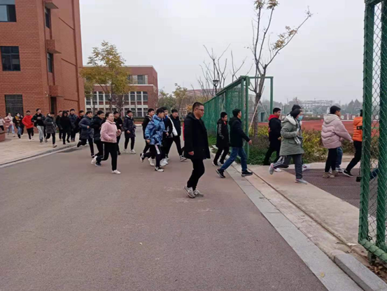 潜山三中开展地震应急演练活动