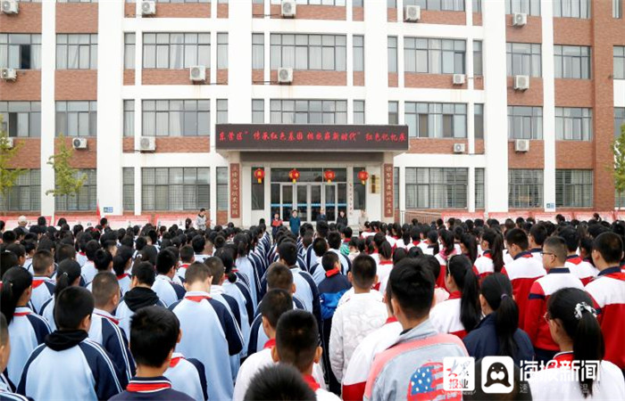 东营区红色记忆主题展览走进东营区第二中学