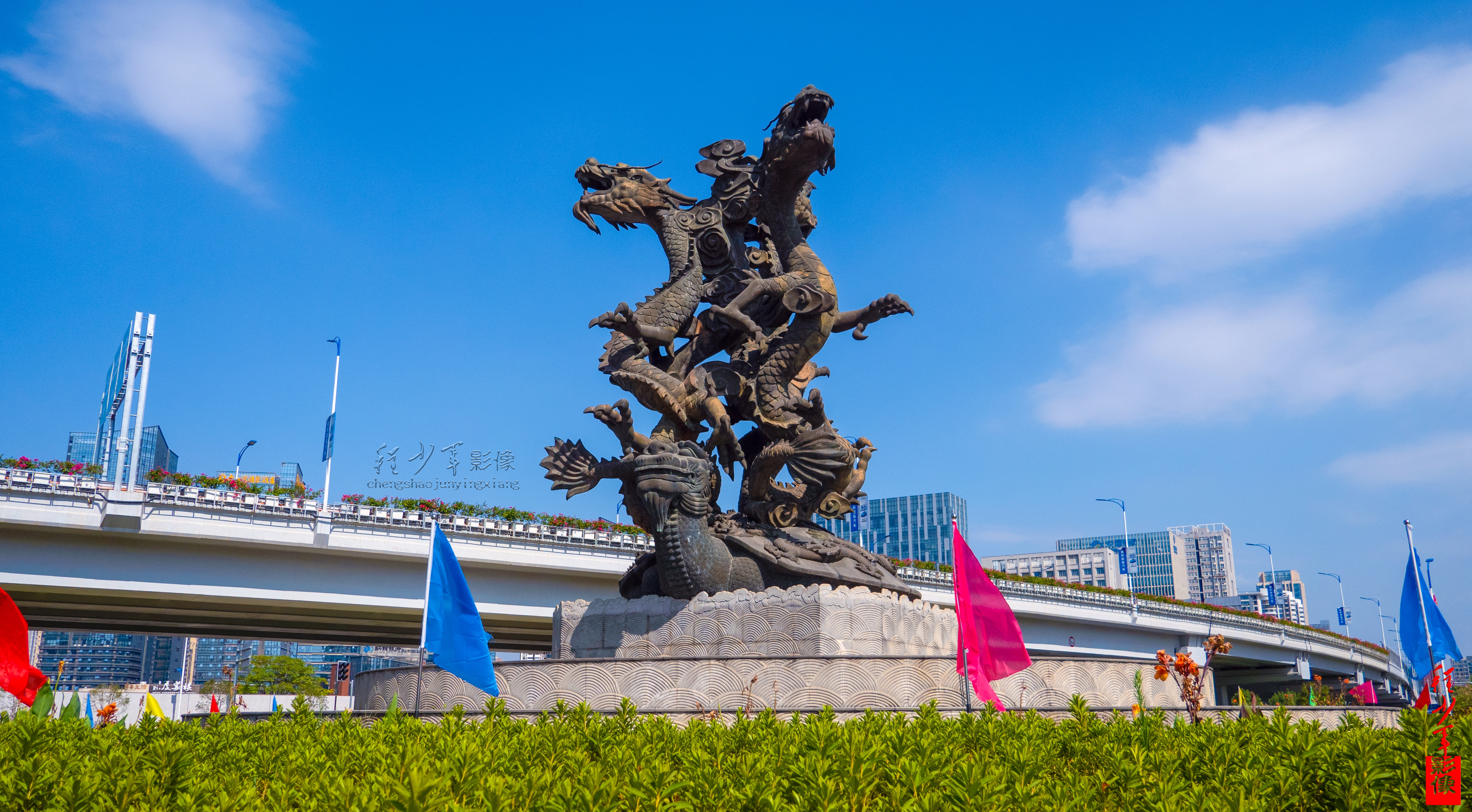 十龙聚龟,赣州标志性城市雕塑之一,曾被评选为全国十大丑陋雕塑