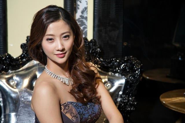 f君和他的前前任女友kelly