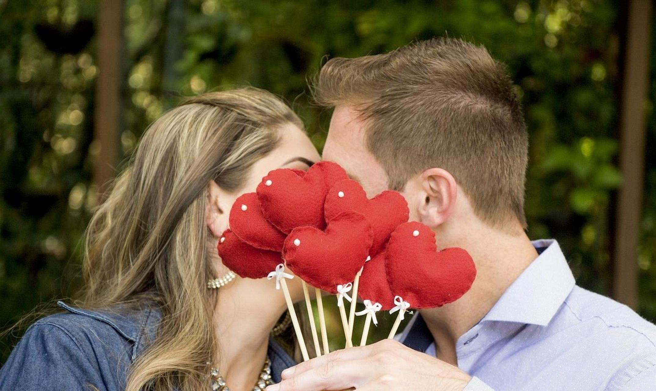 第一,是因为什么离婚的.