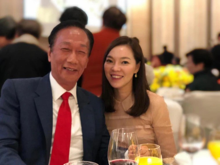 郭台铬筒历小老婆图片