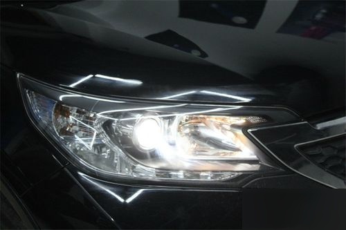 本田crv车辆灯光操作指南一,转向与驻车灯光调节通过旋转位于灯光操作