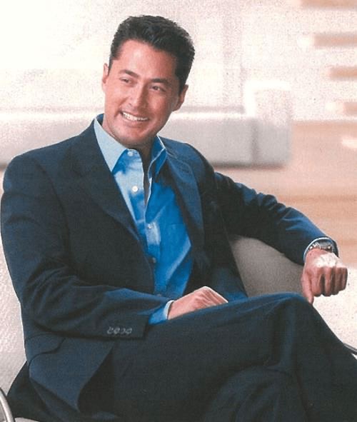 港圈最后一个儒雅的爷们儿,"最帅飞虎"王敏德的故事