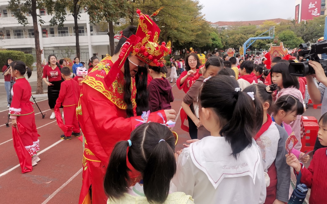 欢欢喜喜迎接新学期!番禺市桥实验小学举办"寻味传统·新年大集"活动