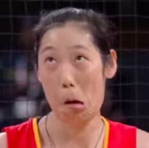 96朱婷杀球成功 屡屡贡献精彩表情包09