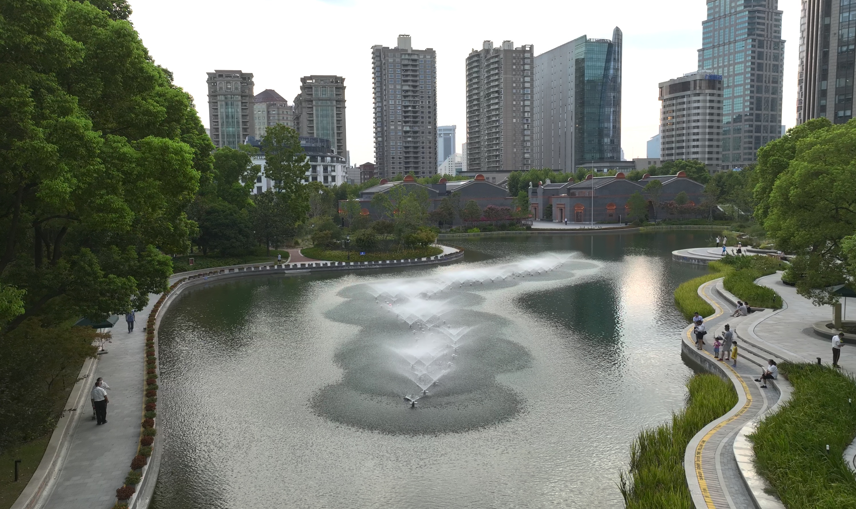 航拍|清凉一夏,来新天地太平湖欣赏音乐喷泉