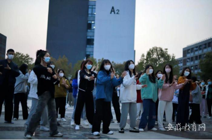 湖南艺术职业学院封校图片