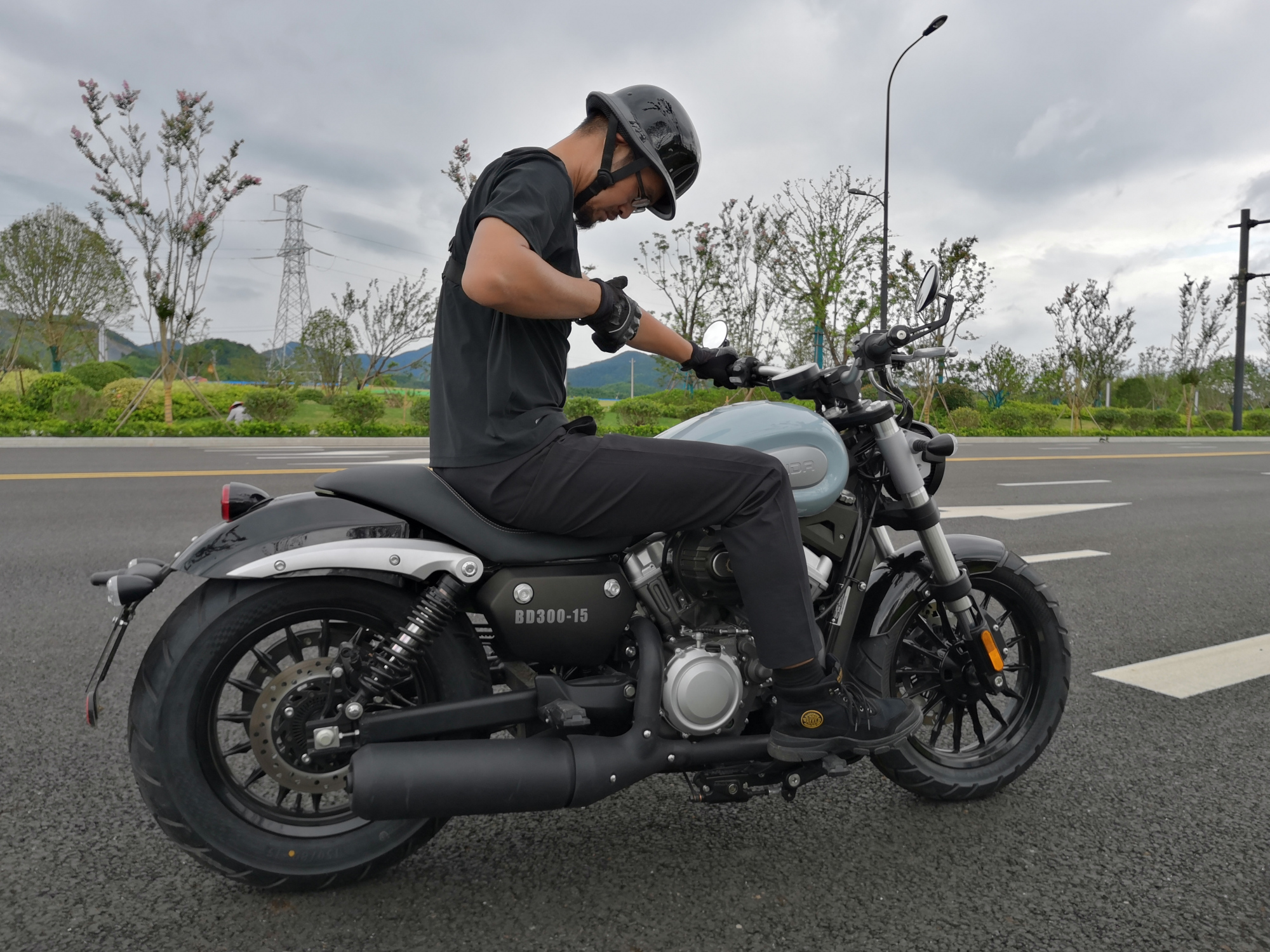 国产v缸太子奔达金吉拉300实地试驾的几点感受与评价