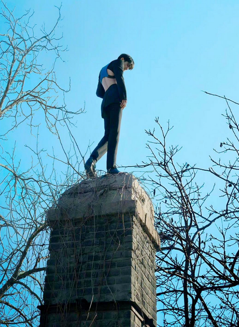 刘昊然裸背太性感了