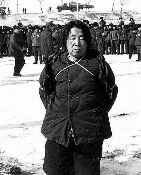 80年代最大贪污犯王守信:在法庭上蹿下跳不认罪,最终被枪决