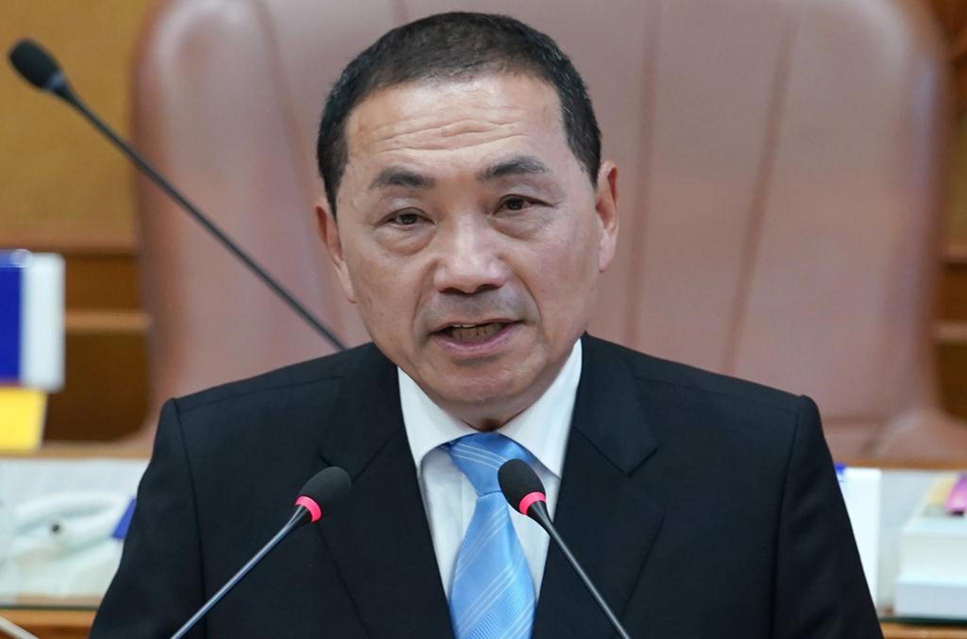 侯友宜回复称,"我们国家叫中华民国",他目前无访陆规划,他当市长