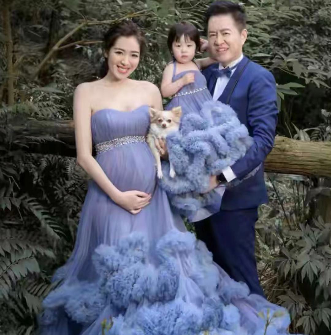 37岁刘伊心二胎得子,结婚4年儿女双全,大24岁丈夫是戈伟如前夫