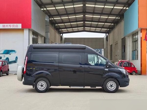 新全顺中轴中顶汽油自动挡房车2 2 2对卡六座布局 后横床