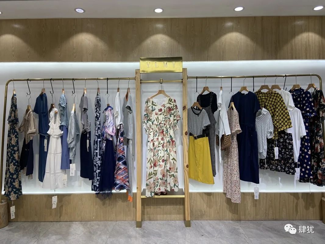 杭州水之恋品牌折扣女装批发 新手开服装店拿货