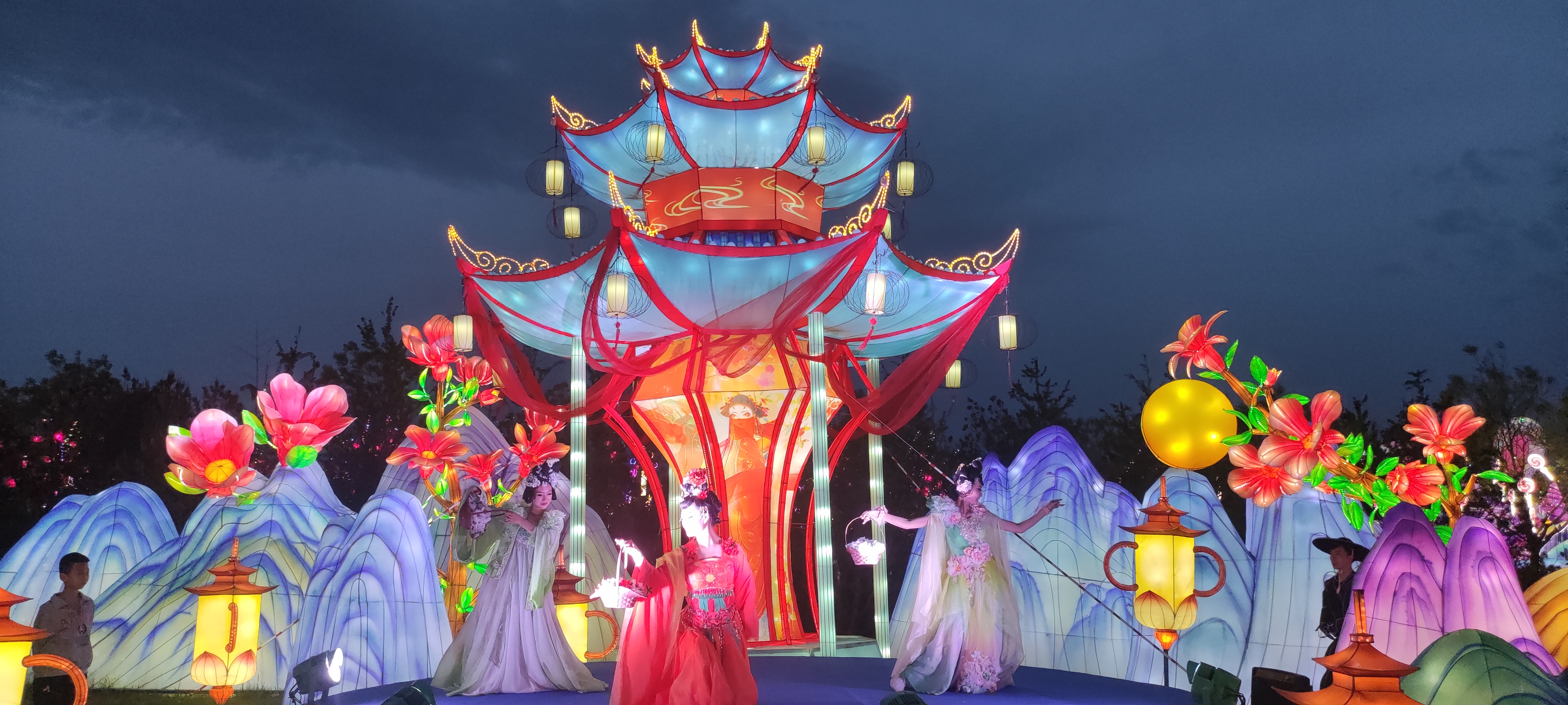 五一夜游太原晋阳湖桃花岛