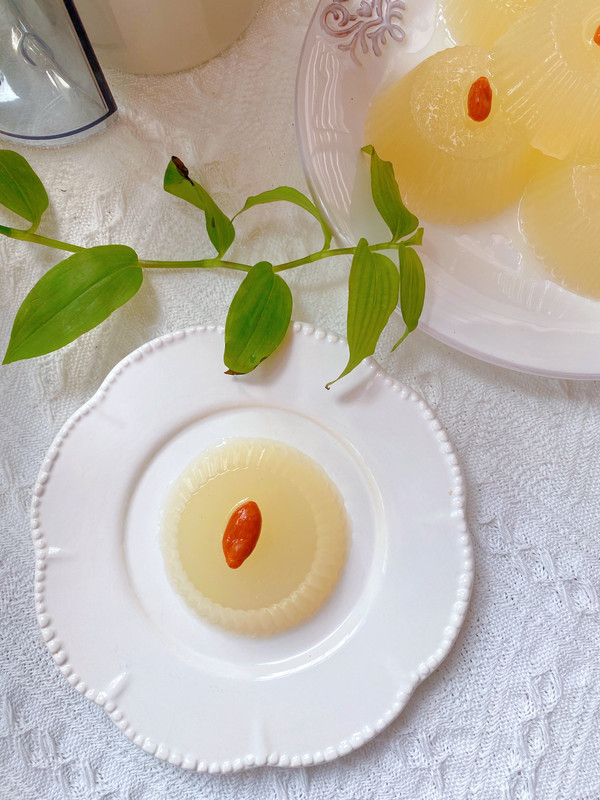 秋冬降燥润肺小甜品冰糖梨子果冻