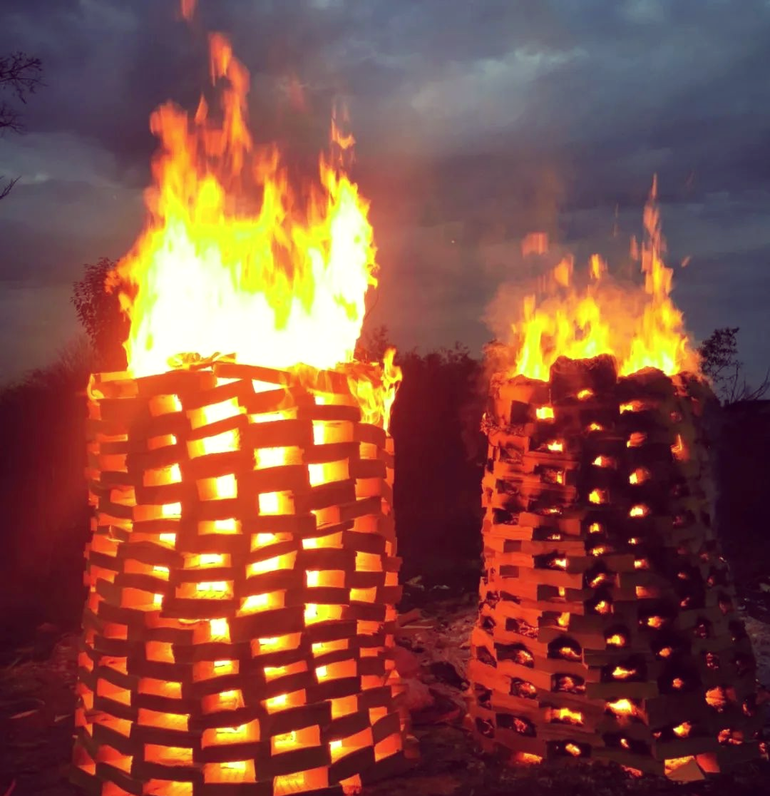 中元节烧纸祭祖正确打开方式,让先人顺利收到