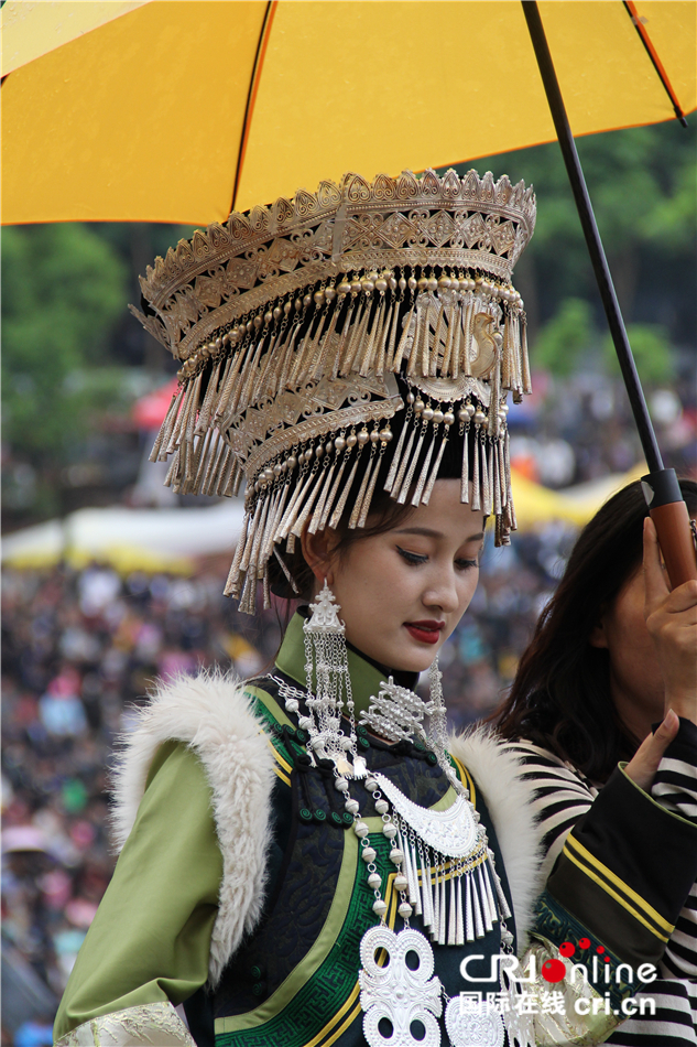 华美精巧的凉山彝族银饰