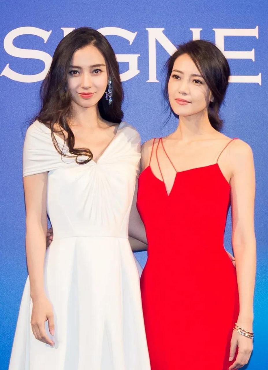 65米高圆圆合照,赢了鞋跟却输了气质.