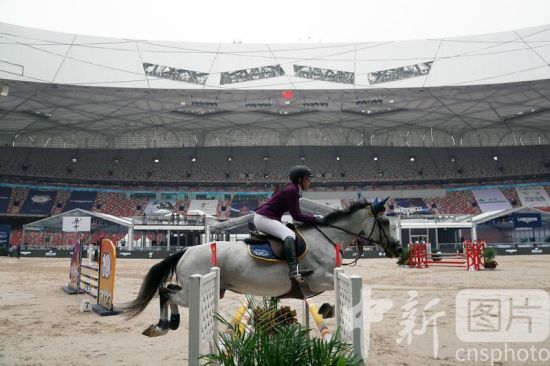 第十届北京国际马术大师赛在"鸟巢"举行