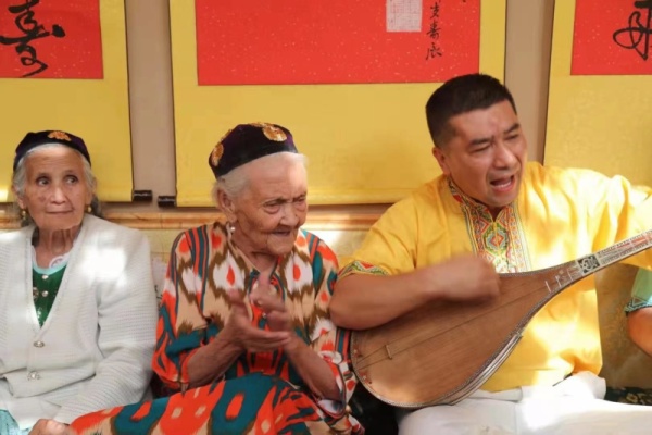 中国最长寿老人在喀什去世 享年135岁,曾留言"我爱美丽新疆,我要为