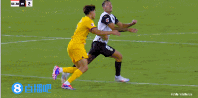 莱万进球亚马尔助攻_西甲巴萨瓦伦西亚比赛战报_西甲-巴萨6-0瓦伦 拉菲尼亚费尔明莱万均双响