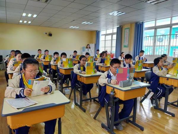 湾沚区芜湖光华学校新校启动仪式暨第一次升旗仪式