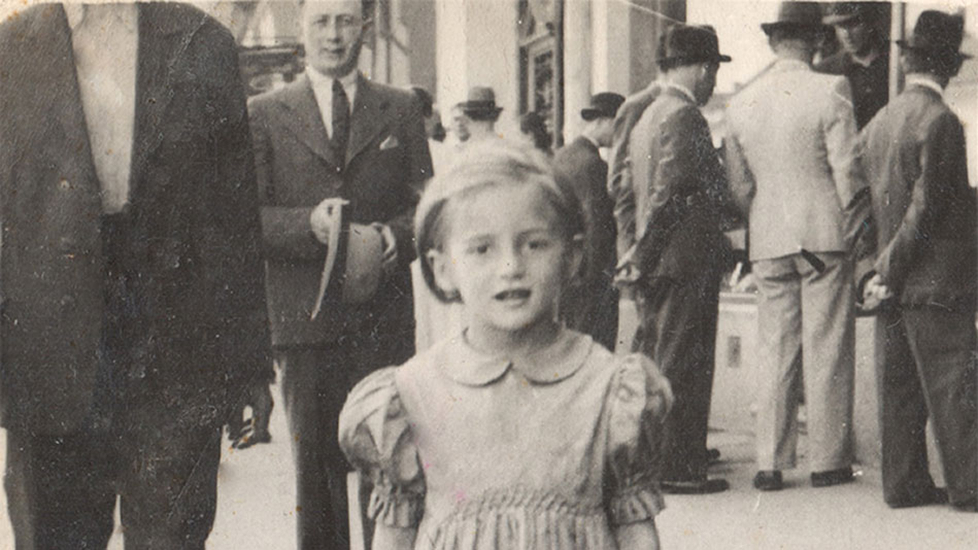 《辛德勒的名单》红衣小女孩儿是何寓意?听导演斯皮尔伯格怎么说