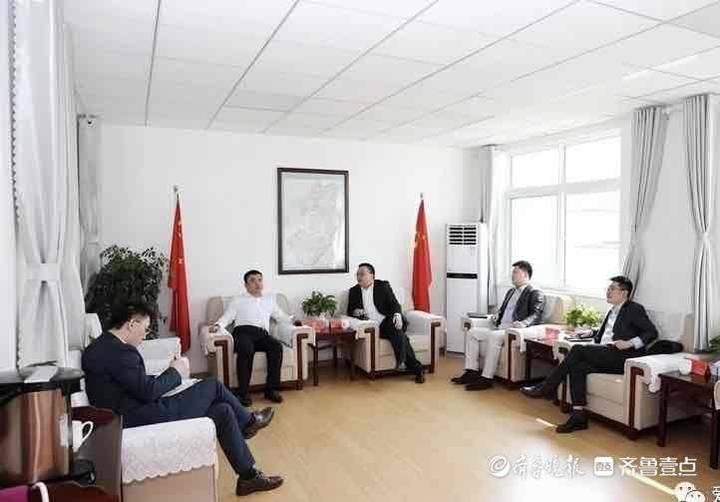 融通地产山东公司领导来历城区唐冶街道交流合作事宜