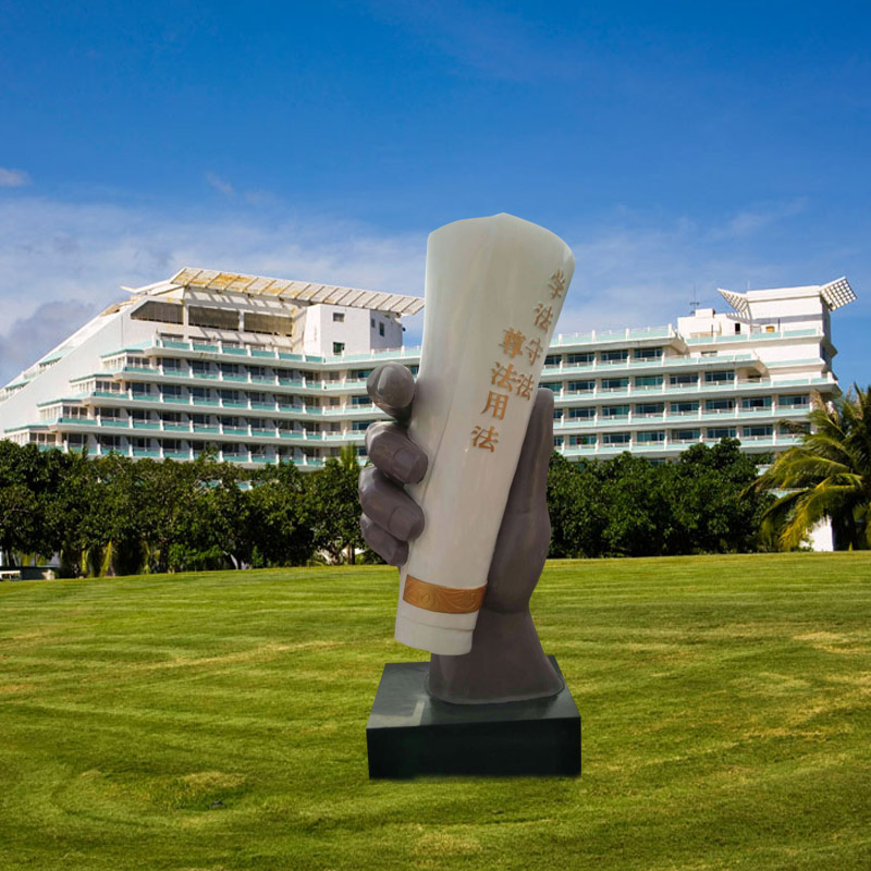 玻璃钢材质景观雕塑的选择分析