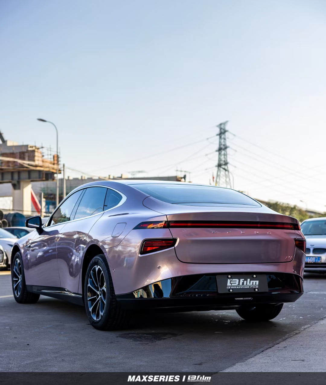 小鹏p7全车lbfilm改色膜原厂漆冰莓粉