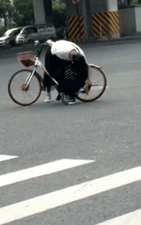 妹子你是想起来了你上辈子是蛤蟆精了吧 第2张