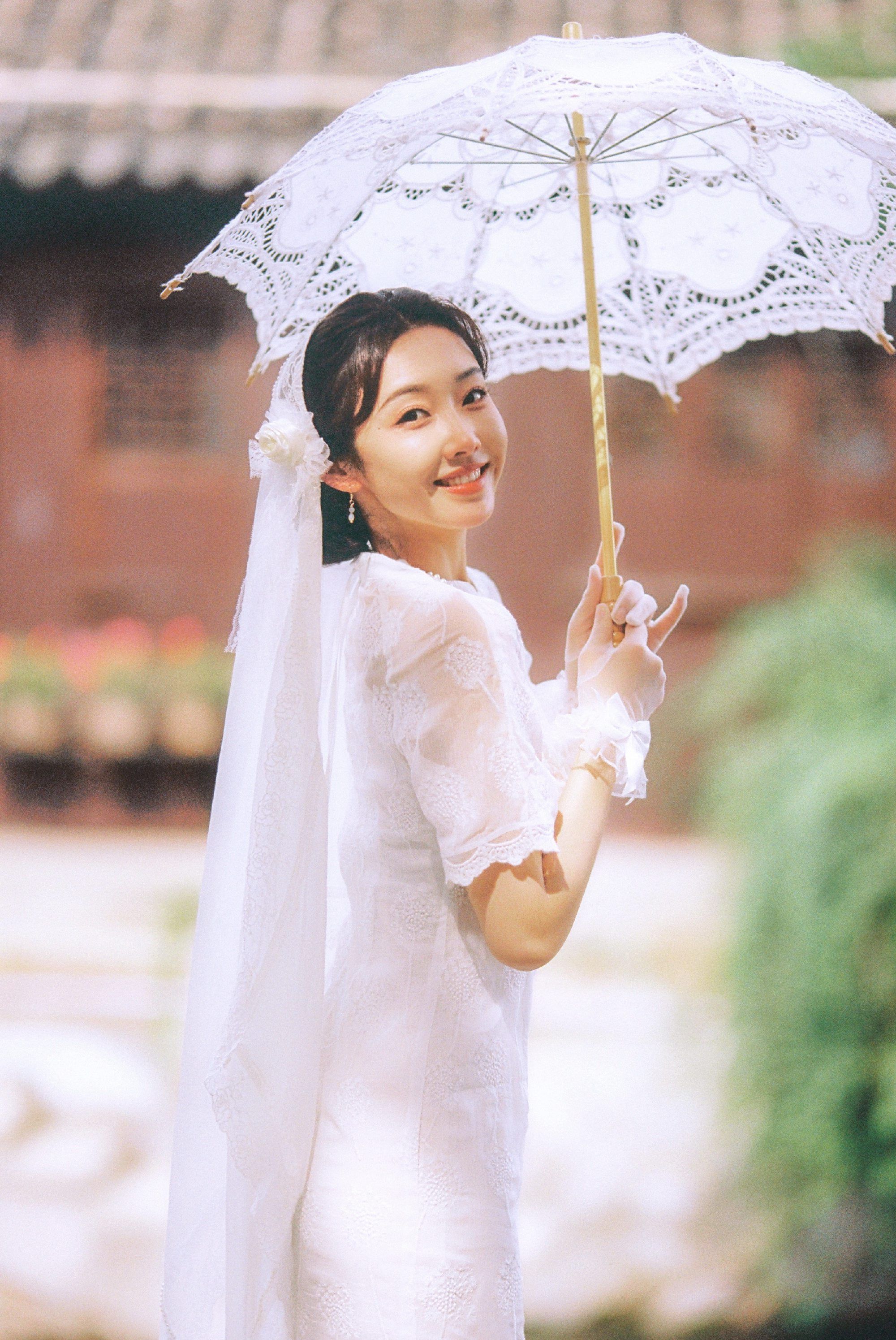 宣璐民国白色旗袍优雅性感写真