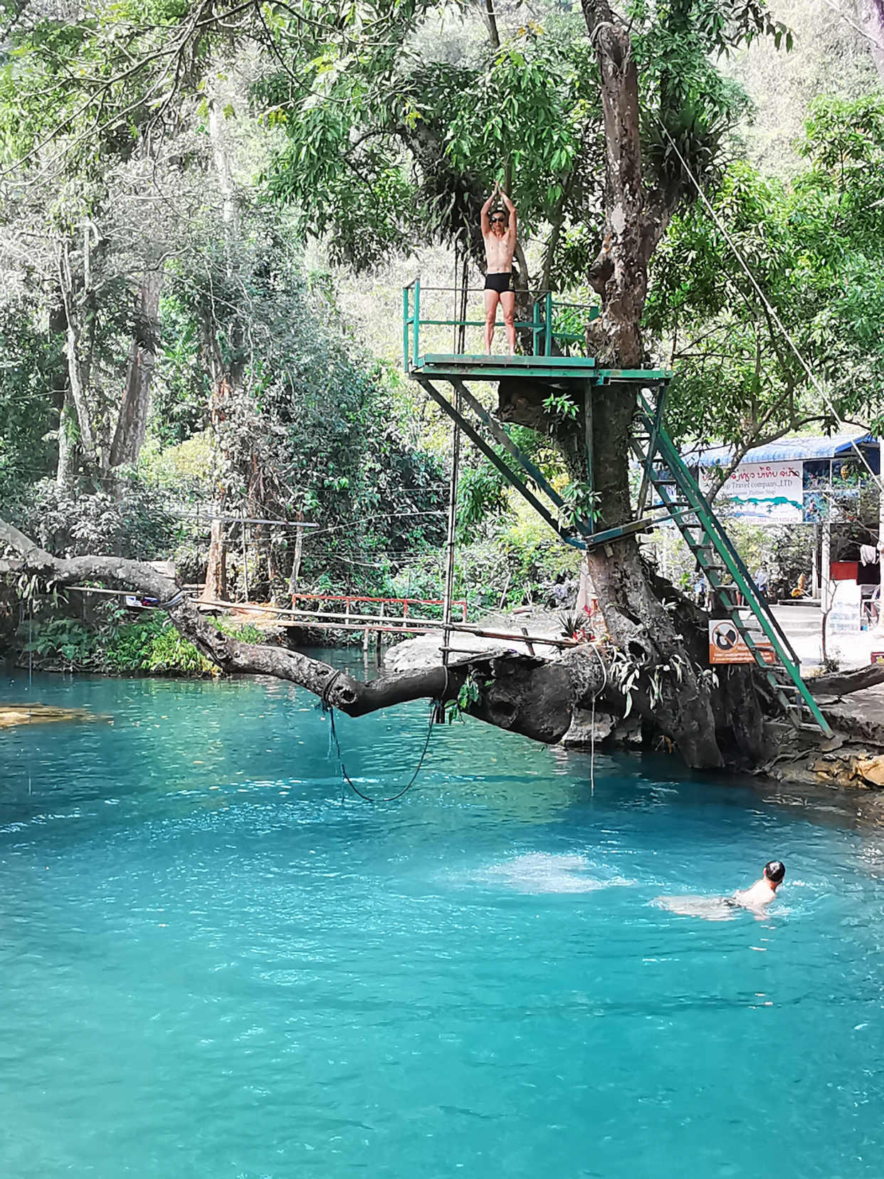 老挝万荣 东南亚户外圣地 被誉为小桂林
