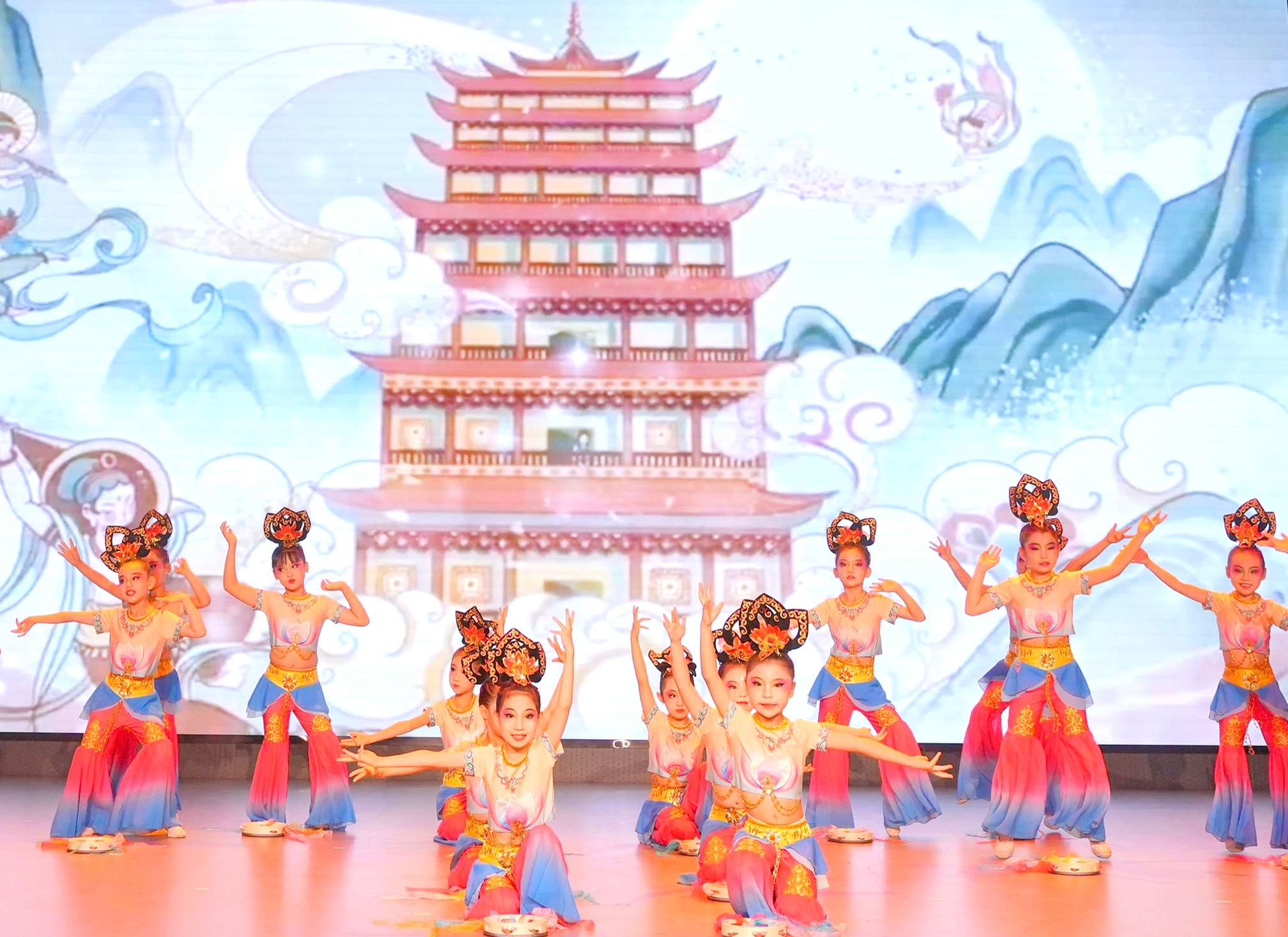 近日,由陕西省文化馆主办的花儿朵朵向太阳——"童心沐党恩 逐梦向