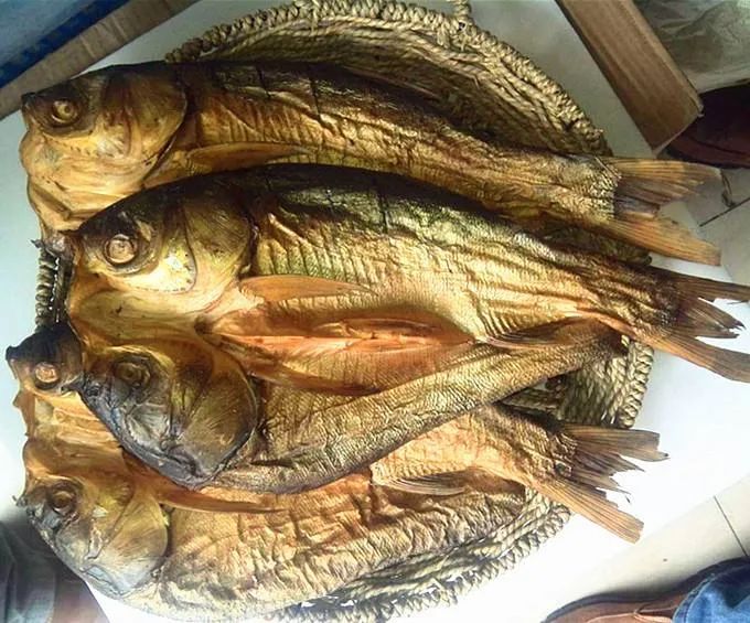 城里宝?发现现在小饭店招牌都在改叫"xx腊鲢鱼"