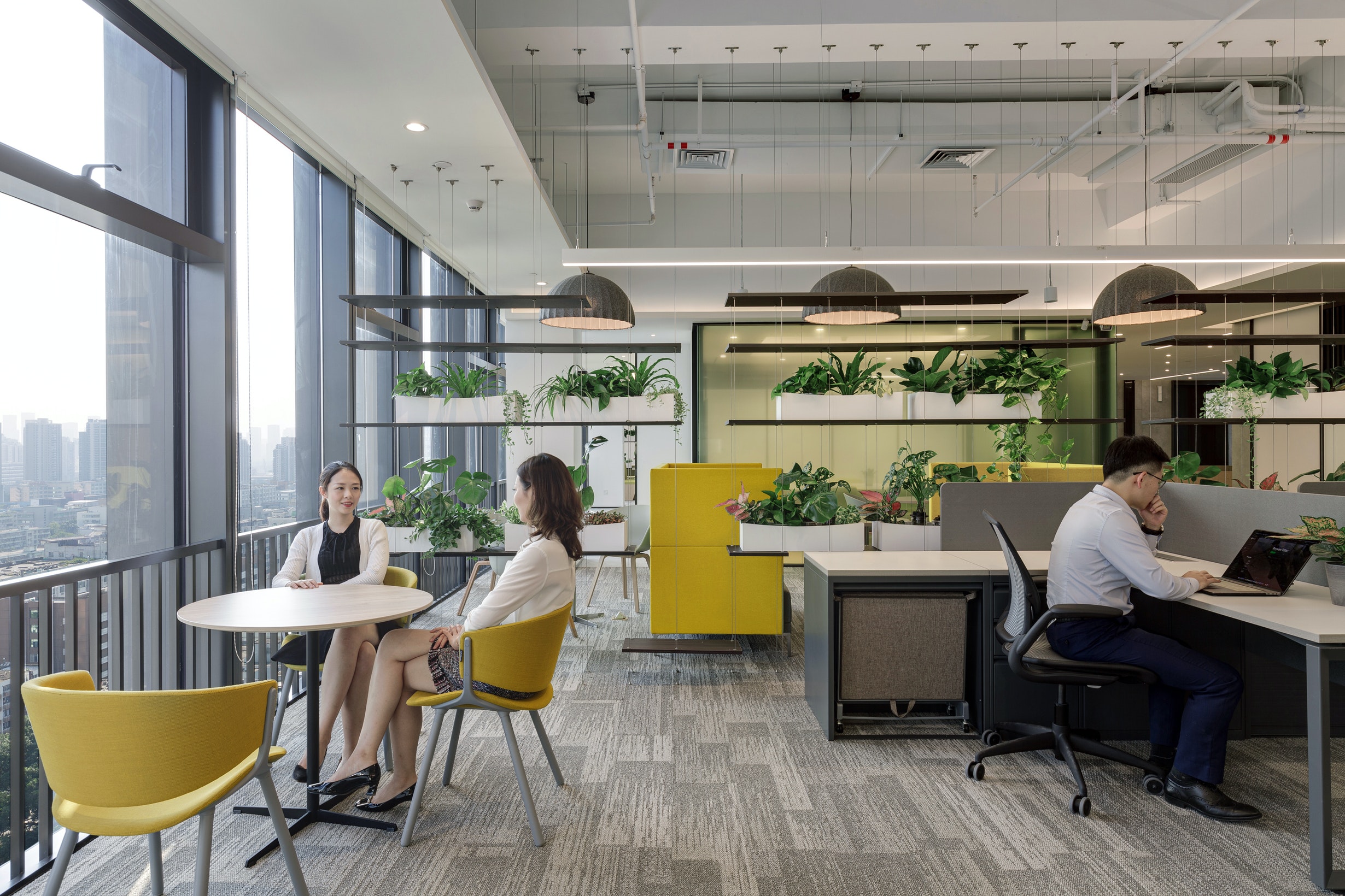 在日常生活中,我们应该重视身体在创造性问题解决过程中的作用