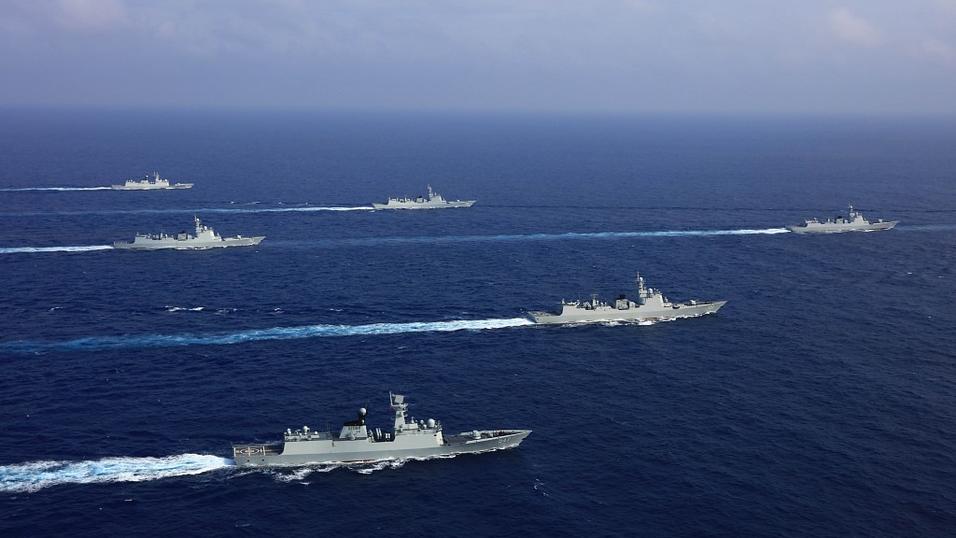 1艘航母2艘两攻14艘大驱,南海舰队总吨位超40万,福建舰也会加入