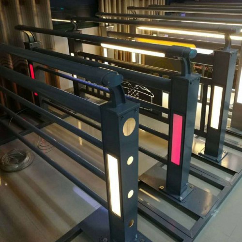 铝合金灯光护栏安装施工图片
