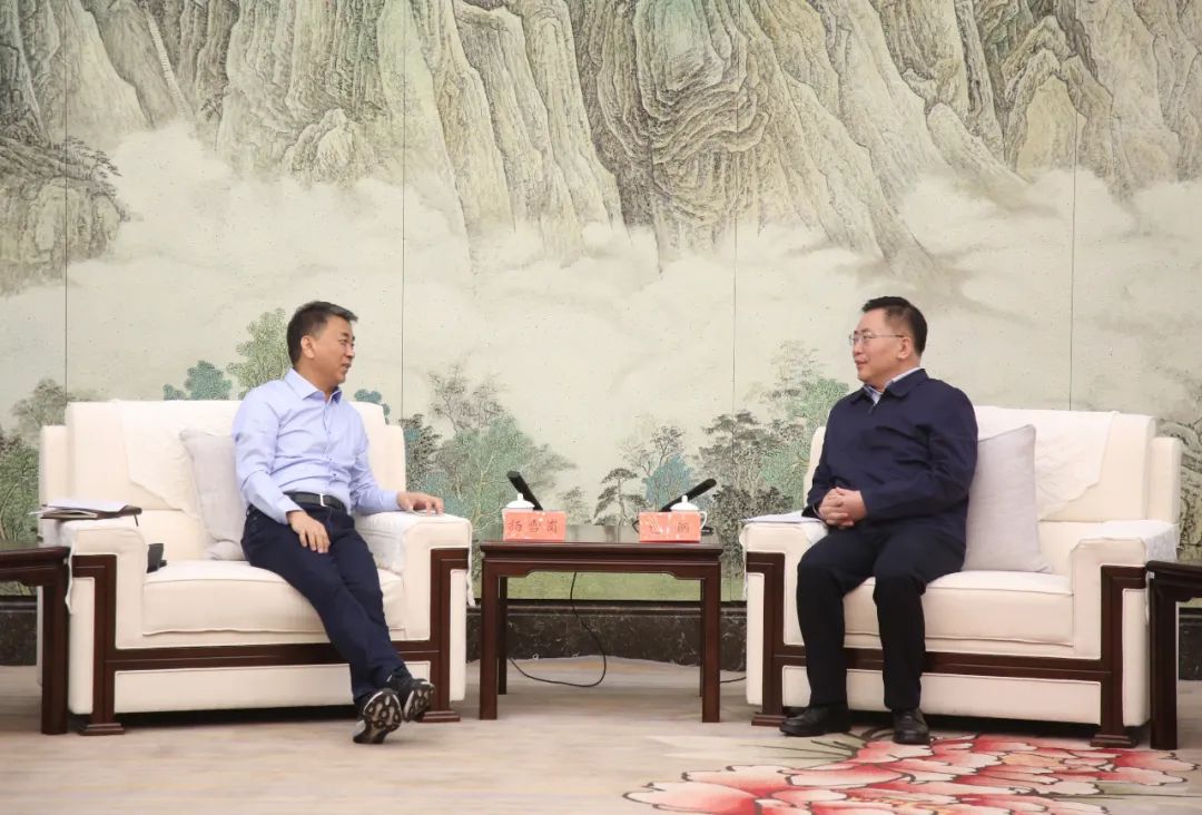 包钢 贺海东会见旭阳集团董事长杨雪岗一行