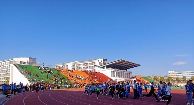 吉水县金滩学校举行第八届秋季运动会